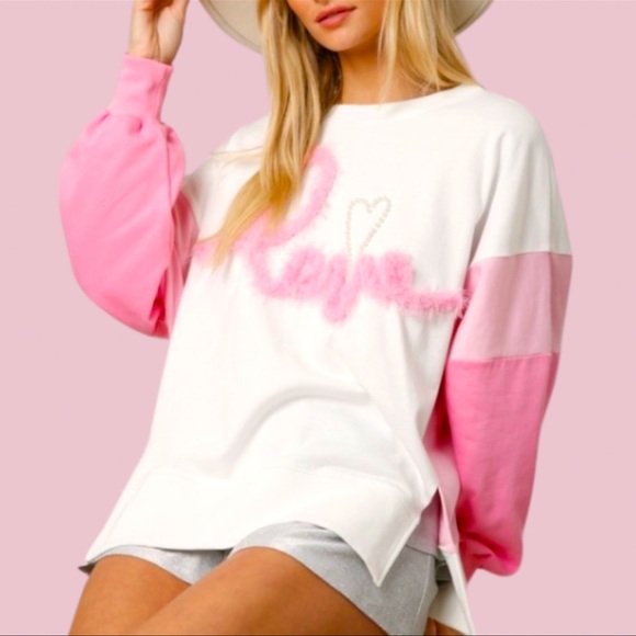 New So Cute Fur Thread Spelling LOVE 💕 with Pearl Heart Oversized Sweatshirt - Picture 1 of 8